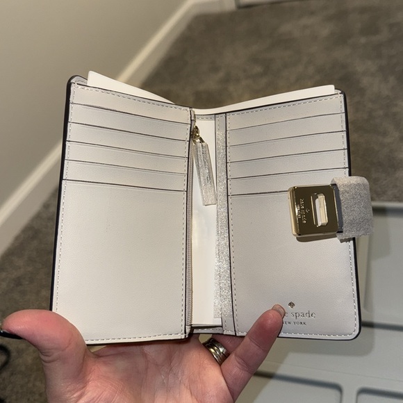 Kate Spade Phoebe Medium Wallet- Hare Grey - Picture 6 of 7